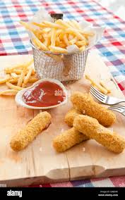 Mozzarella Sticks (5) With Chips