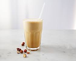 Large hazelnut iced coffee (473 ml)