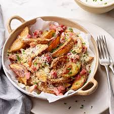 Potato wedges with bacon and cheese