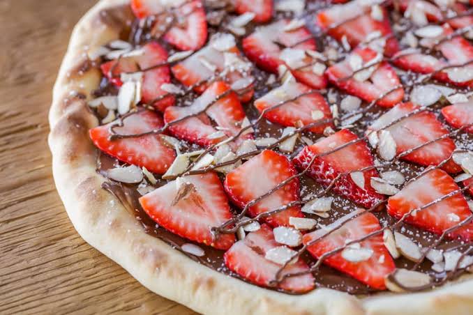 Nutella Dessert Pizza 10"