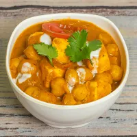 Chana Paneer (Chickpeas & Indian Cheese)